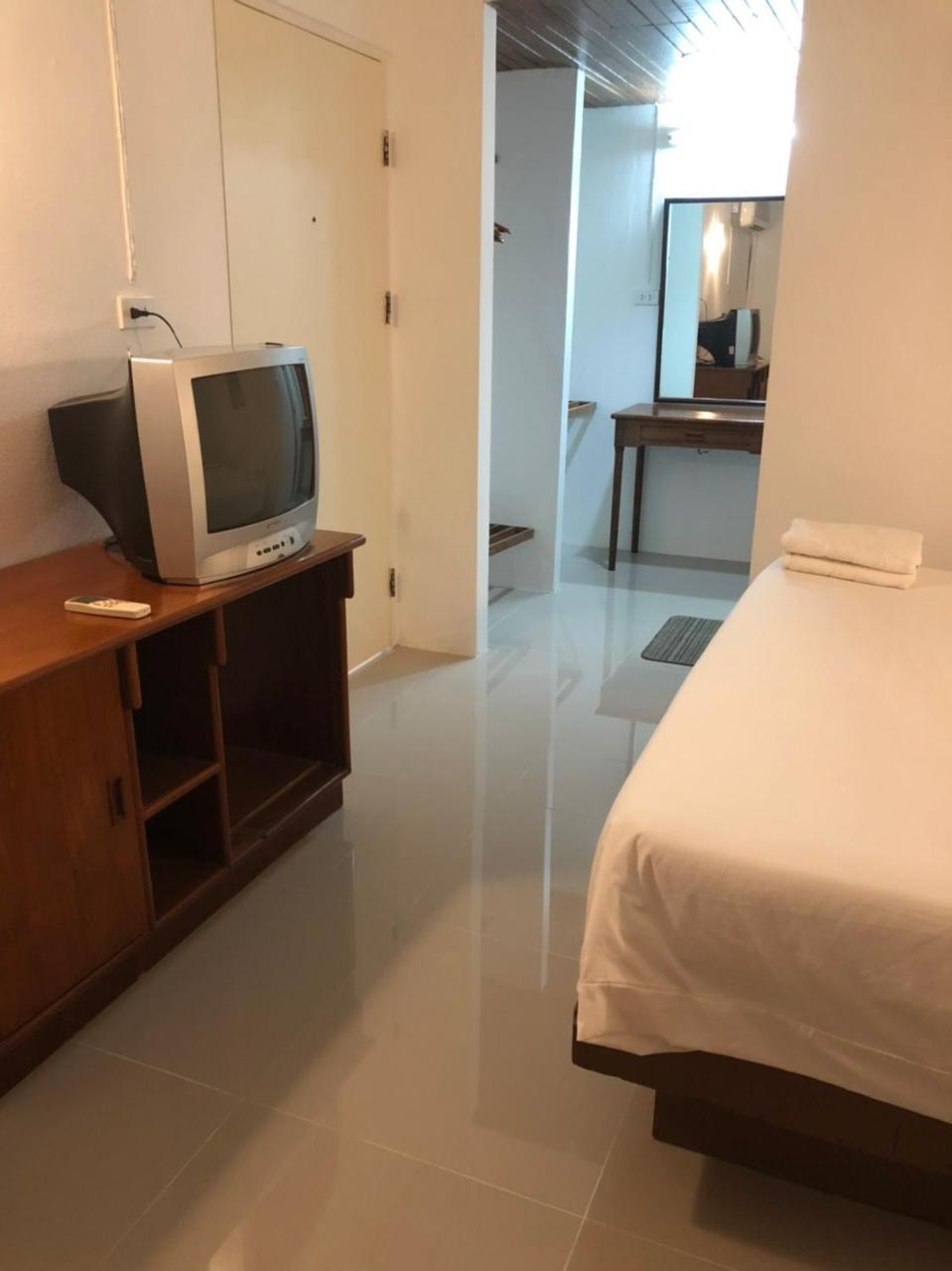 Paradorn Inn Chumphon Eksteriør bilde